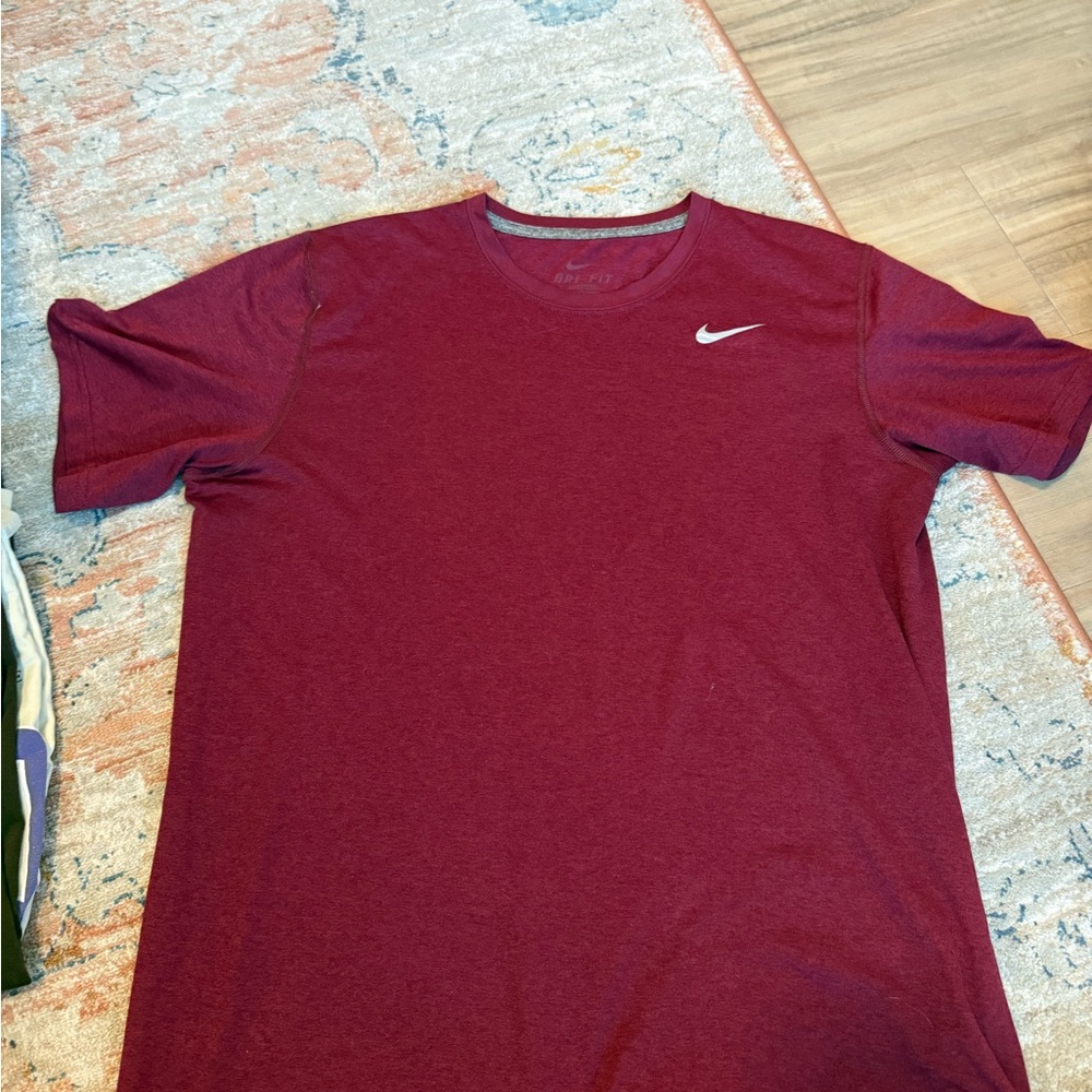 Nike Men's Burgundy Short Sleeve Tee